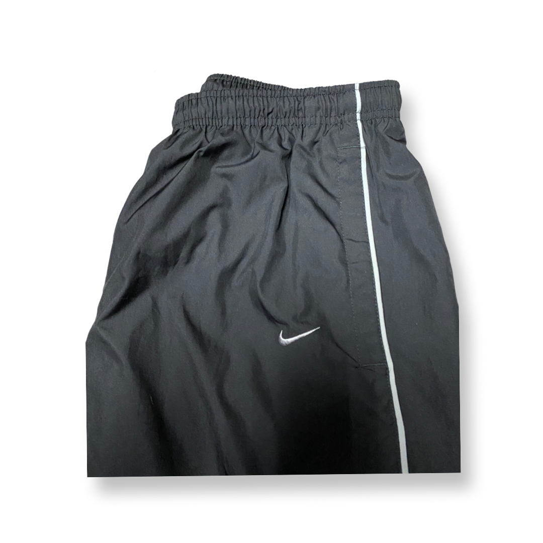 L) 2000s Nike Track Pants – Elevate Kicks