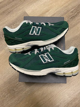 Load image into Gallery viewer, New Balance 1906R &#39;NIGHTWATCH GREEN&#39;