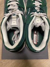 Load image into Gallery viewer, New Balance 1906R &#39;NIGHTWATCH GREEN&#39;