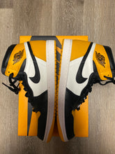 Load image into Gallery viewer, Air Jordan  AIR JORDAN 1 RETRO HIGH OG &#39;YELLOW TOE&#39; (USED)