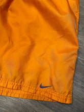 Load image into Gallery viewer, (M) 2000s Nike Shorts