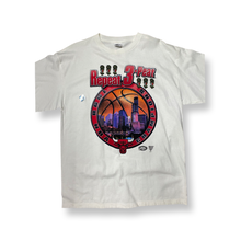 Load image into Gallery viewer, (XL) 90s Chicago Bulls 3 Peat tee